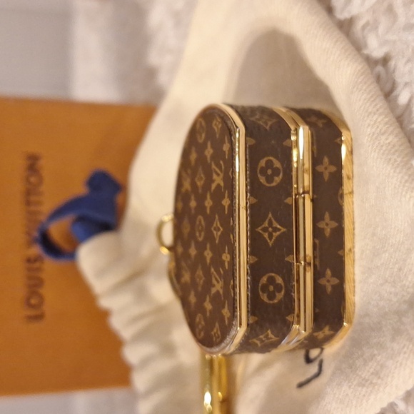 Louis Vuitton MonogramVisit Porte-Clé Boîte Chapeau Bag. - Picture 5 of 11